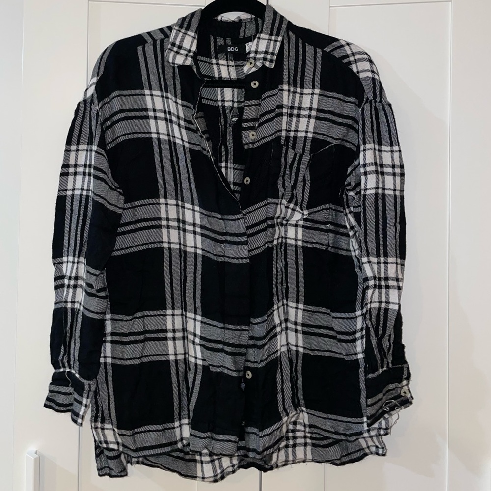 Black & White Flannel w/ Side Slit